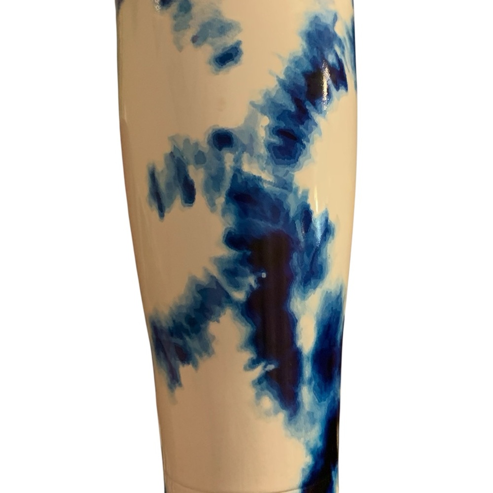 Blue Tie-Dye Tumbler - White and Blue Pattern